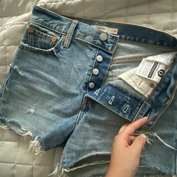 Levi’s wedgie short - distressed - Picture 4 of 4